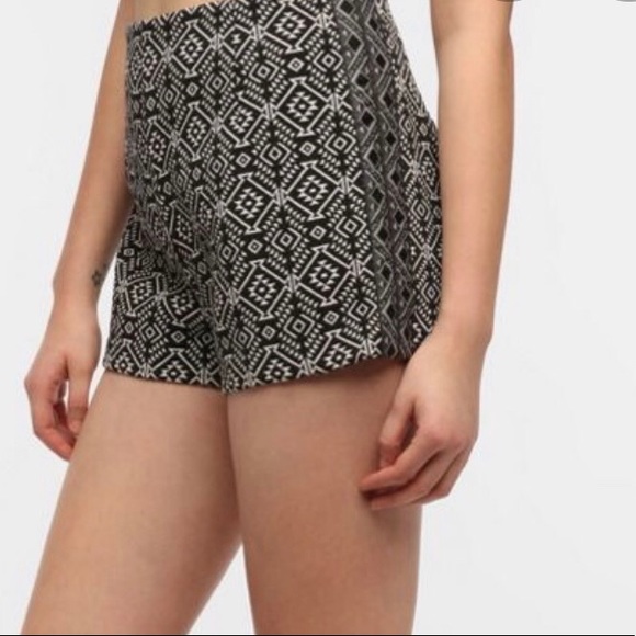 Ecote Kirsi Jacquard High-Rise Short Sz 6 - Picture 7 of 8